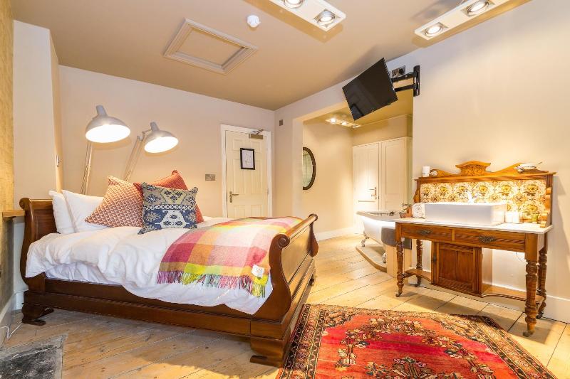 The Bull Hotel image