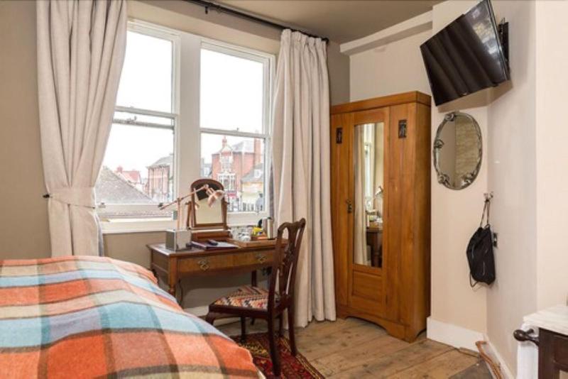 The Bull Hotel image