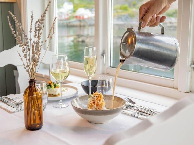 Brygga Restaurant & Room image