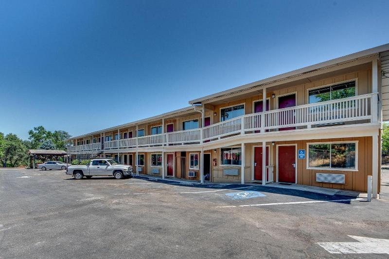 Angels Inn image