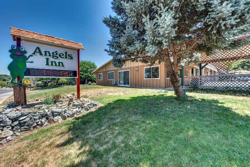 Angels Inn image