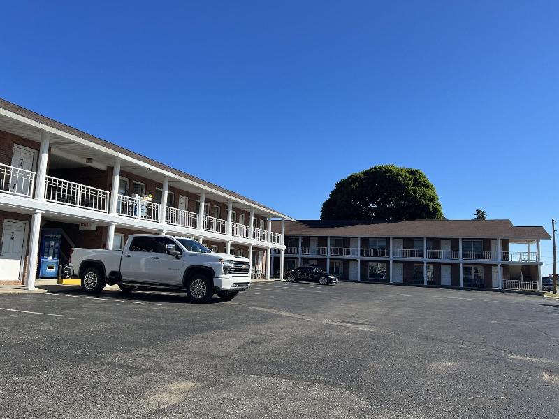 Continental Inn — general view