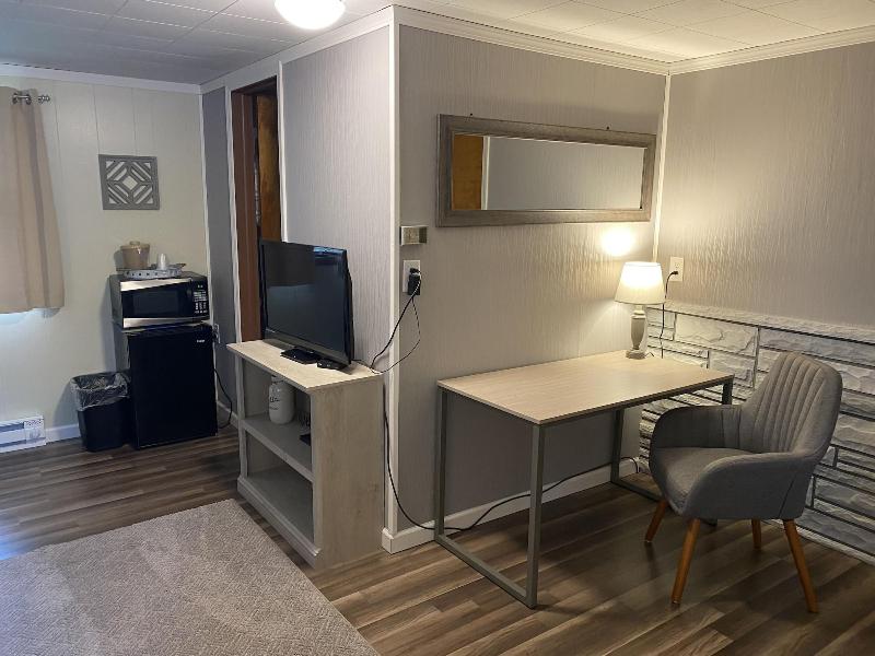 Gateway Motel image