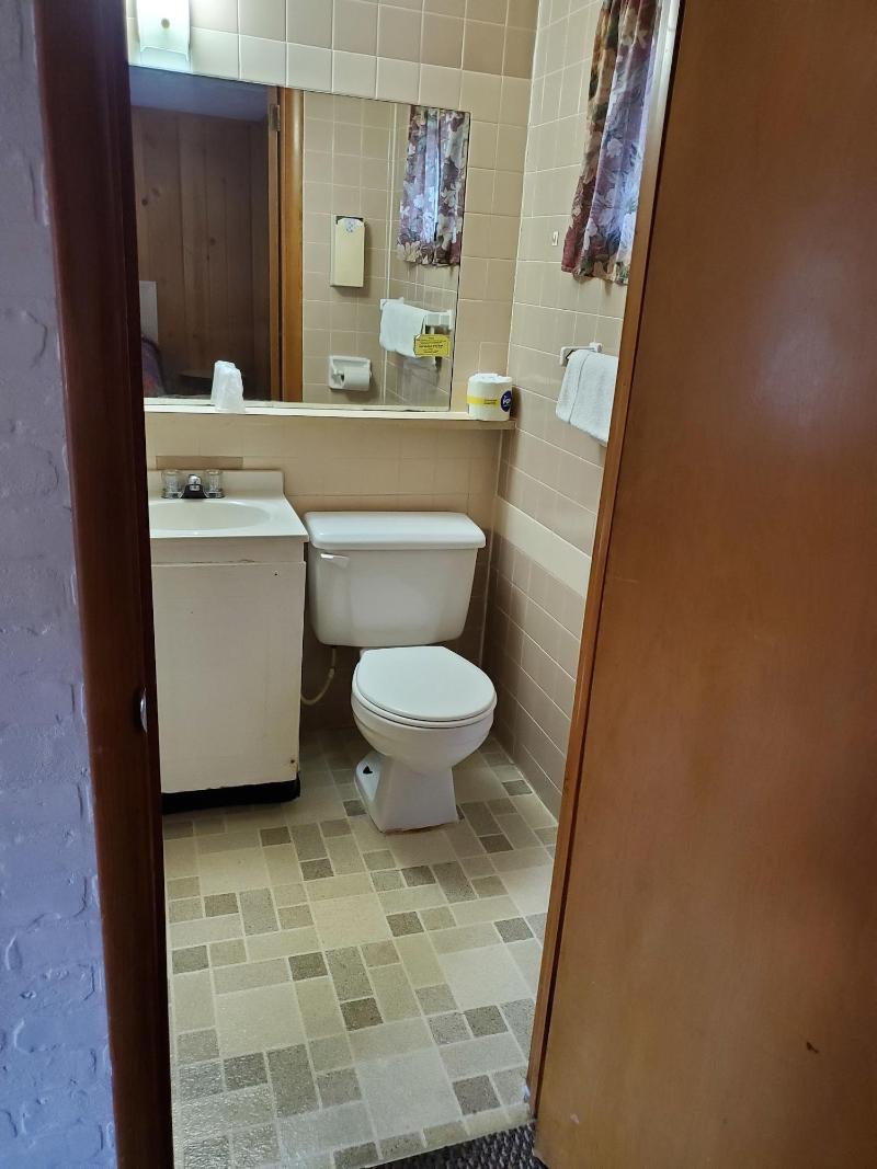 Gateway Motel image