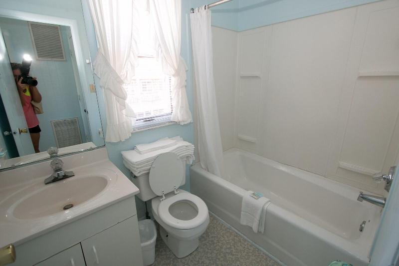 Outer Banks Motel image