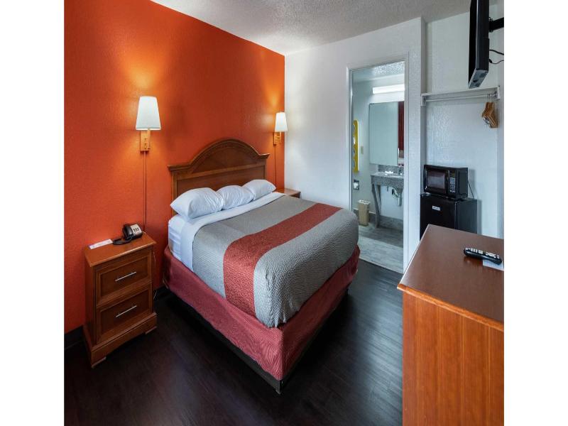 Motel 6 Montgomery, AL - Coliseum image