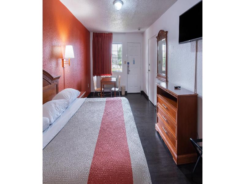 Motel 6 Montgomery, AL - Coliseum image