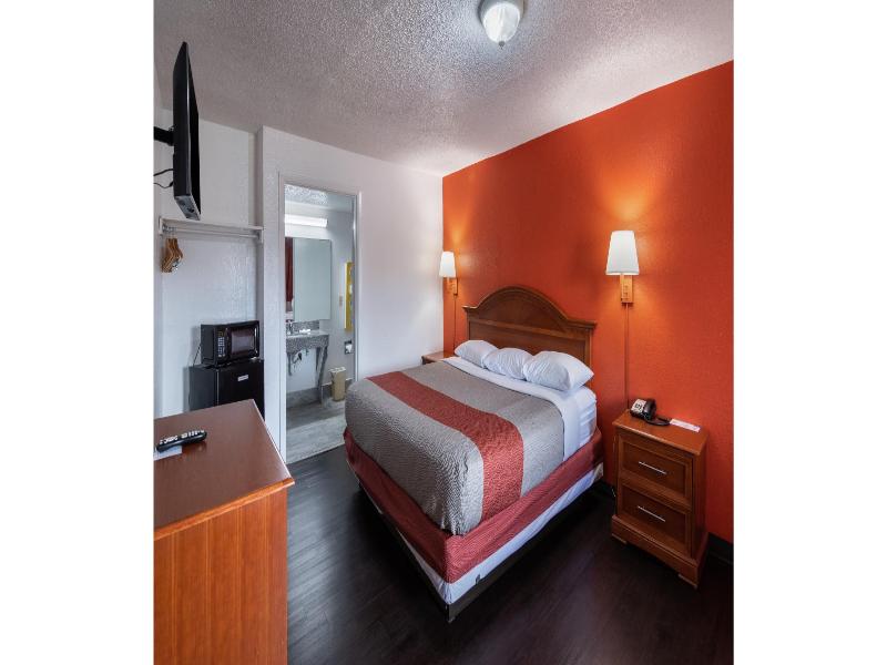 Motel 6 Montgomery, AL - Coliseum image