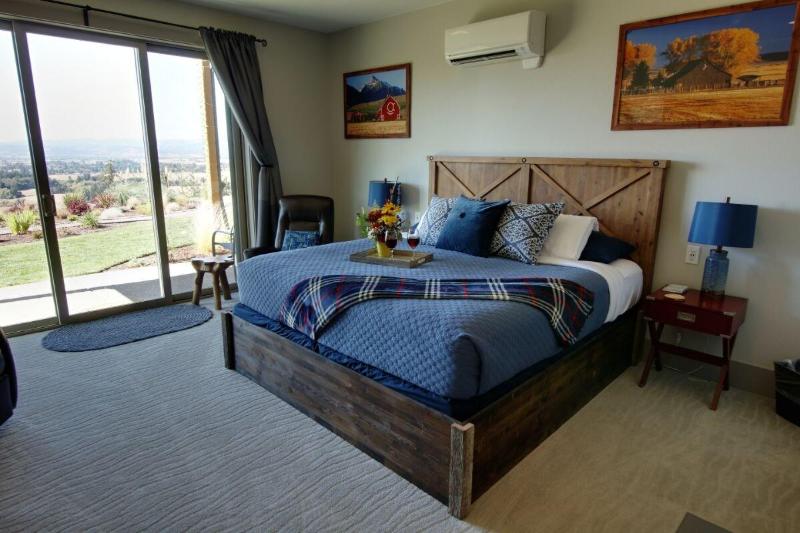 Bella Collina Bed & Breakfast image