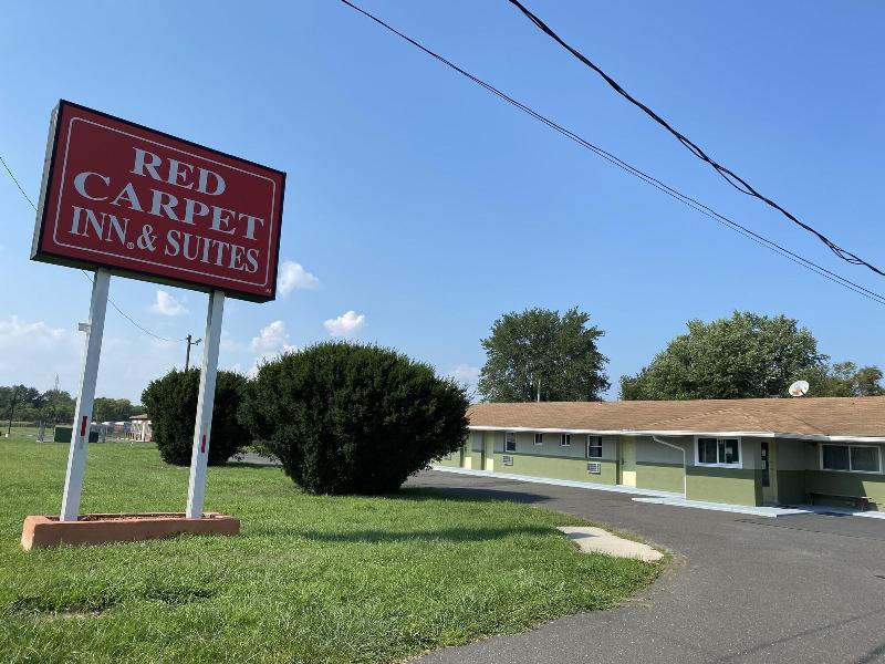 Red Carpet Inn And Suites image