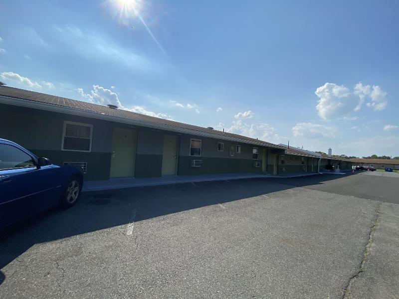 Red Carpet Inn And Suites image
