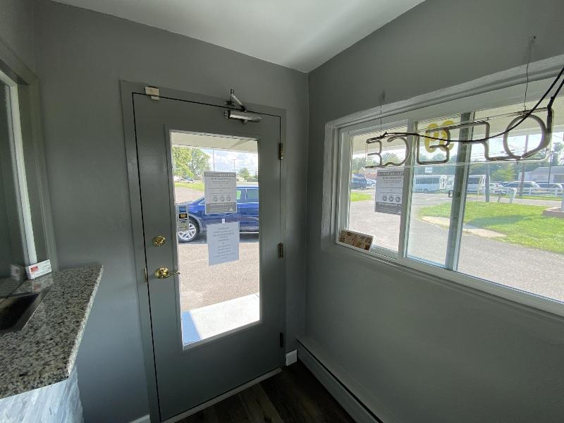 Red Carpet Inn And Suites image