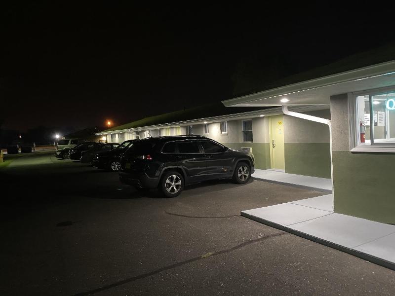 Red Carpet Inn And Suites image