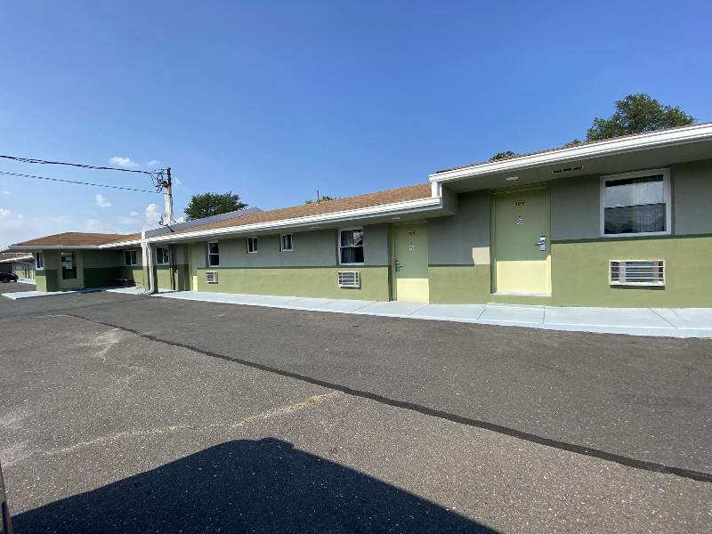 Red Carpet Inn And Suites image