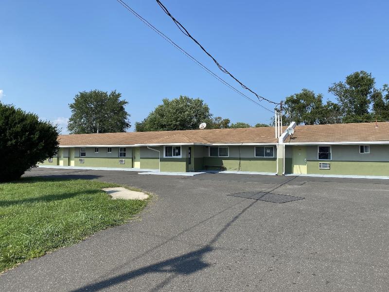 Red Carpet Inn And Suites image