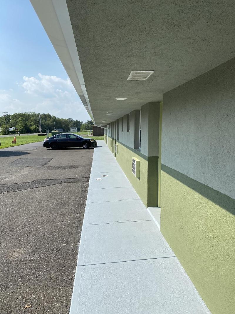 Red Carpet Inn And Suites image