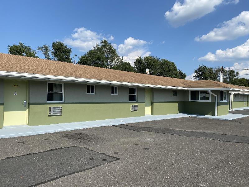 Red Carpet Inn And Suites image