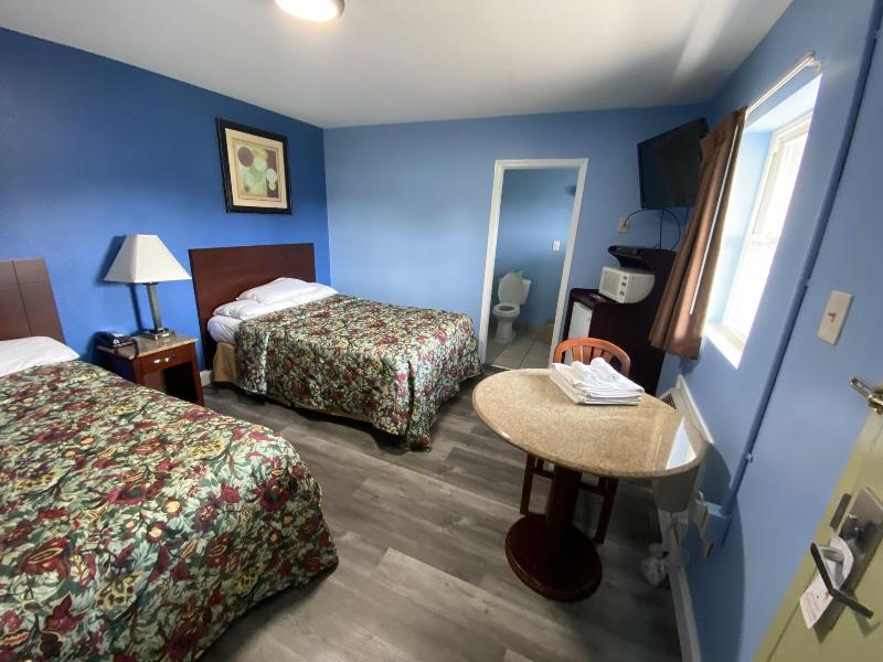 Red Carpet Inn And Suites image