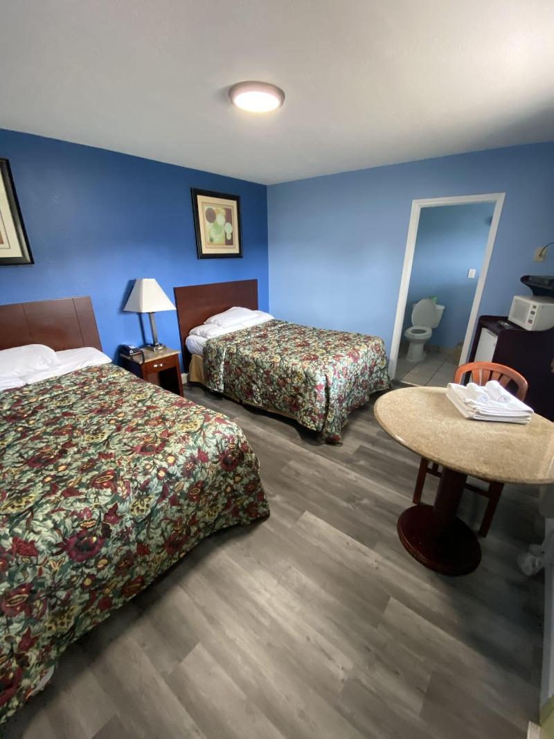 Red Carpet Inn And Suites image