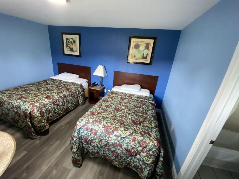 Red Carpet Inn And Suites image