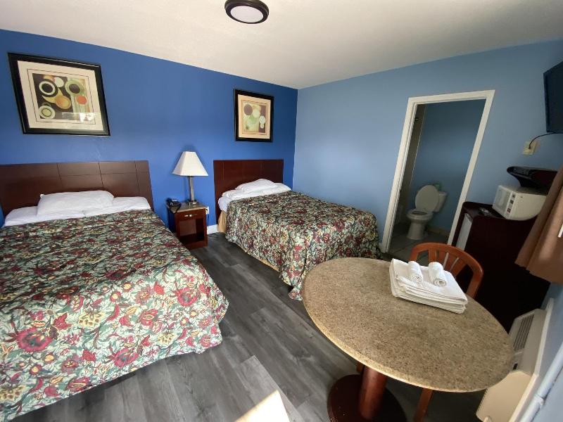 Red Carpet Inn And Suites image