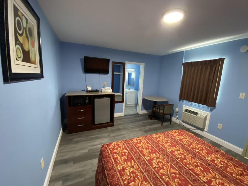 Red Carpet Inn And Suites image