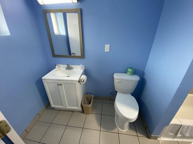 Red Carpet Inn And Suites image