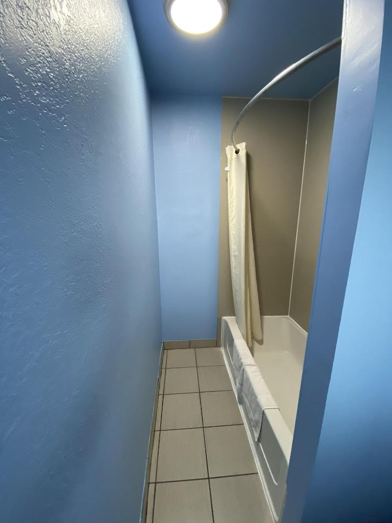 Red Carpet Inn And Suites image