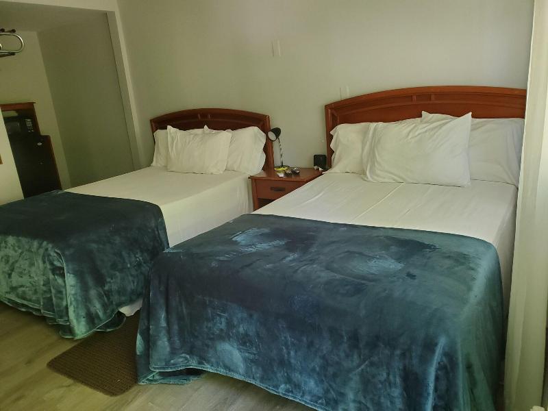 Hill Top Motel image