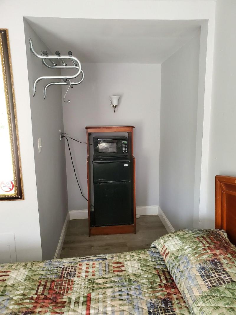 Hill Top Motel image