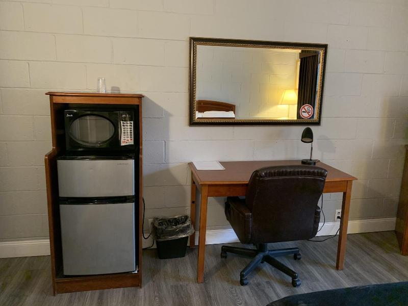 Hill Top Motel image