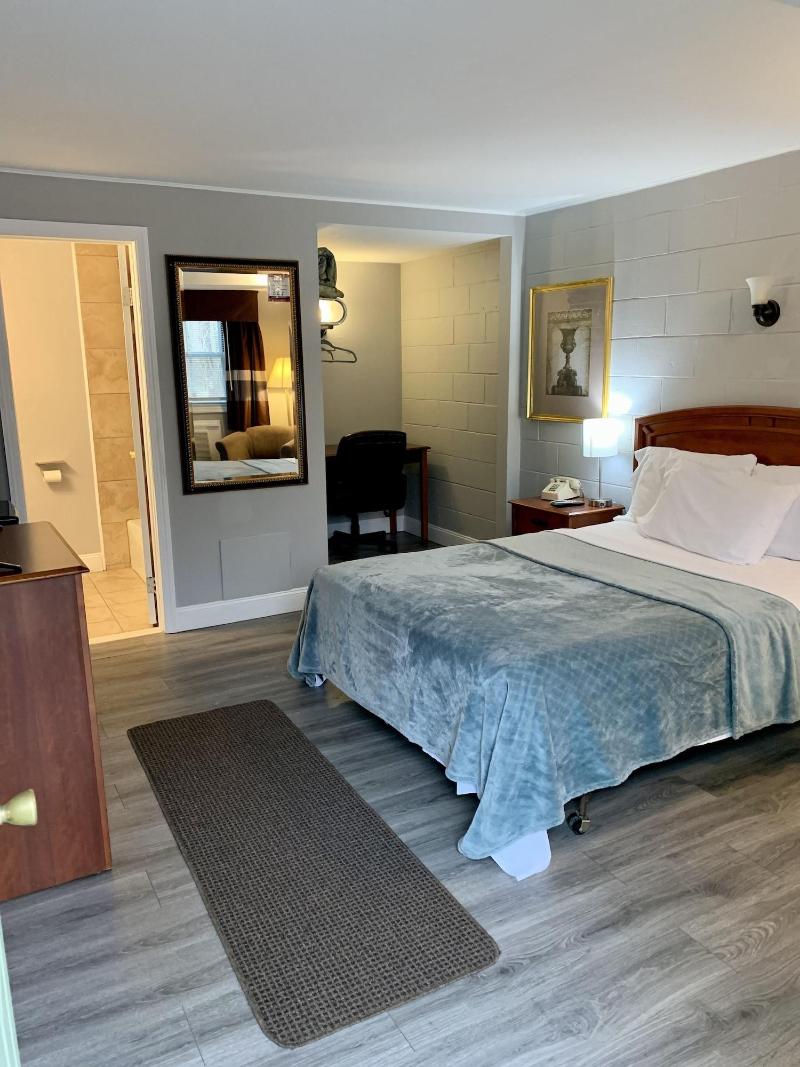 Hill Top Motel image