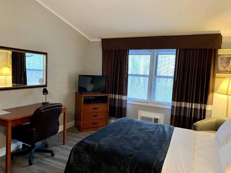 Hill Top Motel image