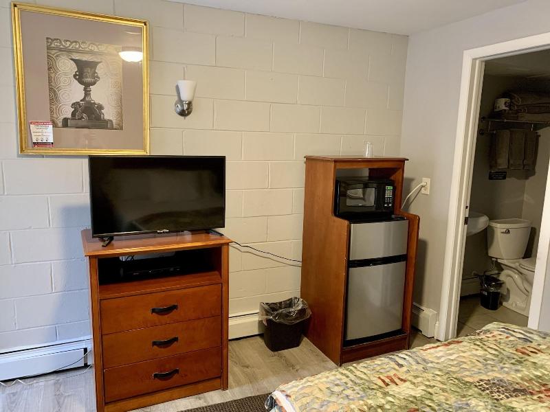 Hill Top Motel image