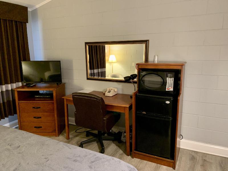 Hill Top Motel image