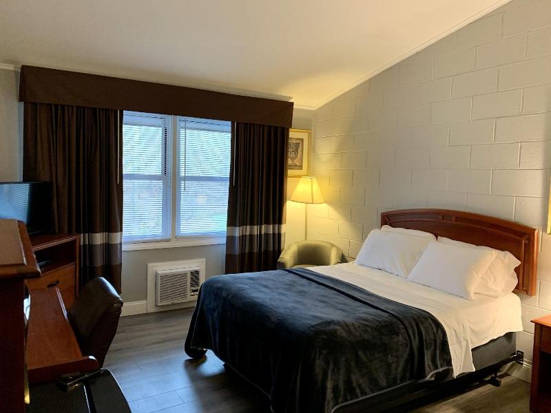 Hill Top Motel image