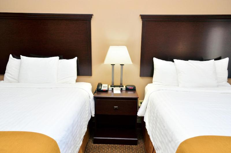 Cobblestone Inn and Suites - Lake View image