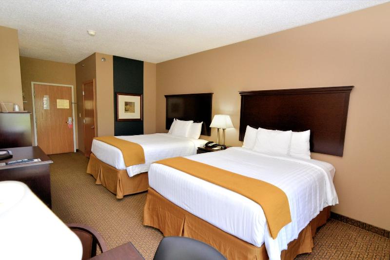 Cobblestone Inn and Suites - Lake View image