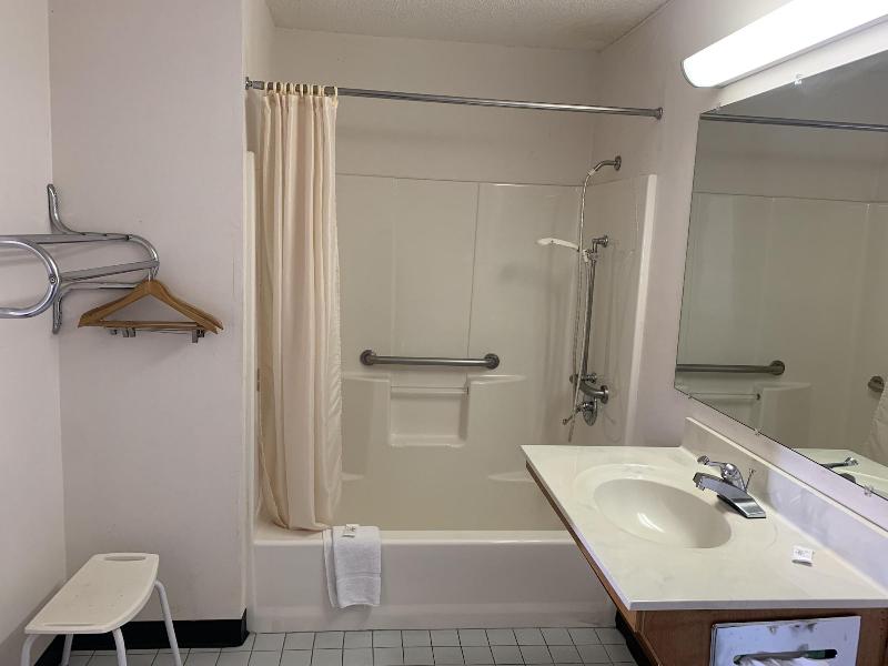 Garden Inn & Suites image 8