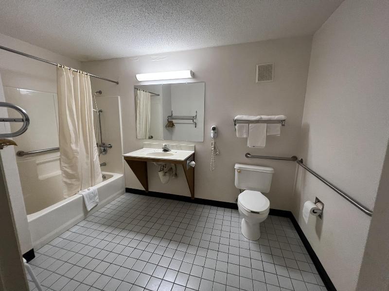 Garden Inn & Suites image