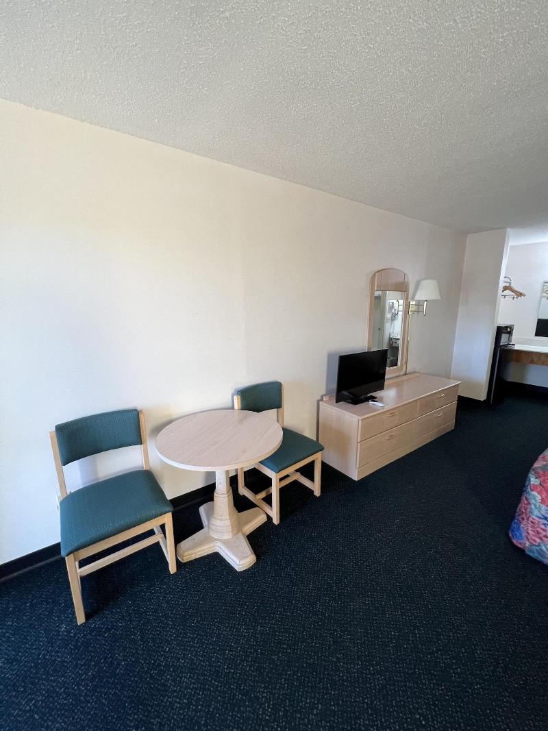 Garden Inn & Suites image 7