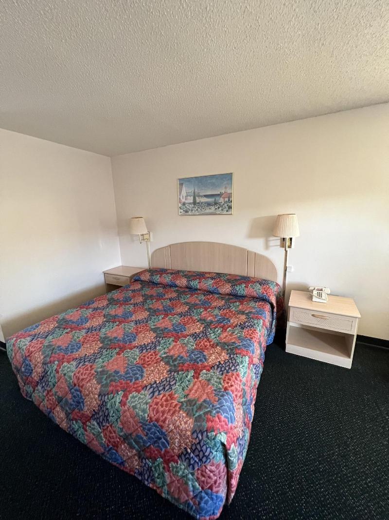 Garden Inn & Suites image 3