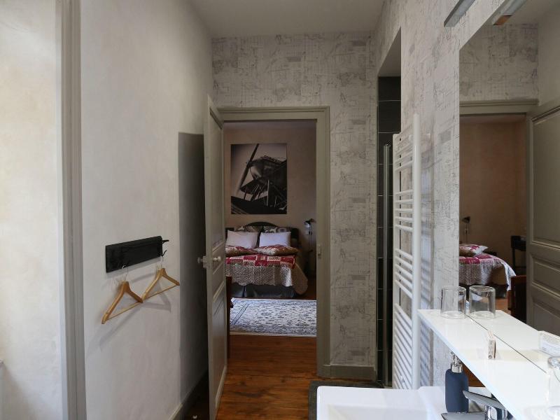 Le Petit Chateau Des Cedres image