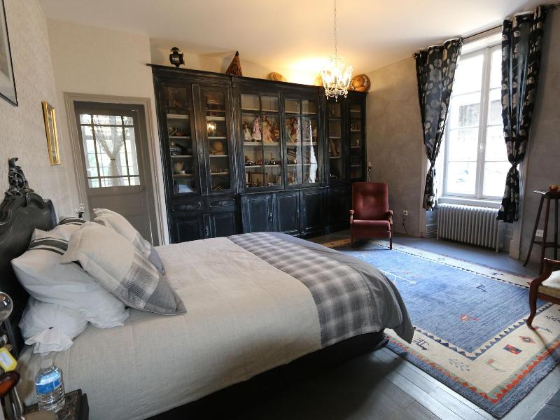 Le Petit Chateau Des Cedres image
