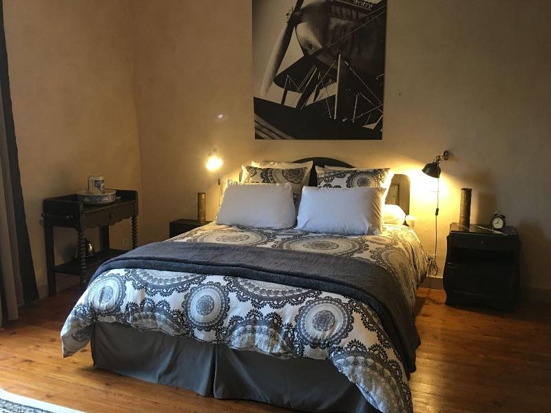 Le Petit Chateau Des Cedres image