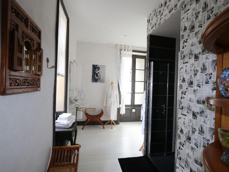Le Petit Chateau Des Cedres image