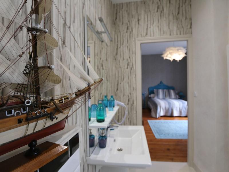 Le Petit Chateau Des Cedres image