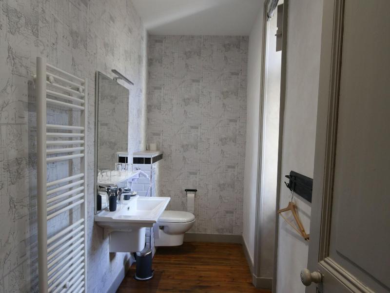 Le Petit Chateau Des Cedres image