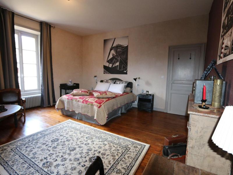 Le Petit Chateau Des Cedres image
