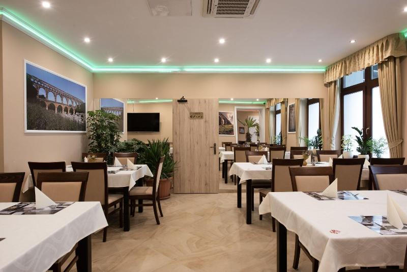 Forum Hotel image